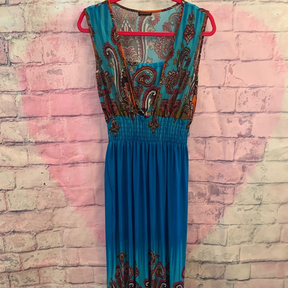 Gorgeous Universal Maxi Sleeveless Dress